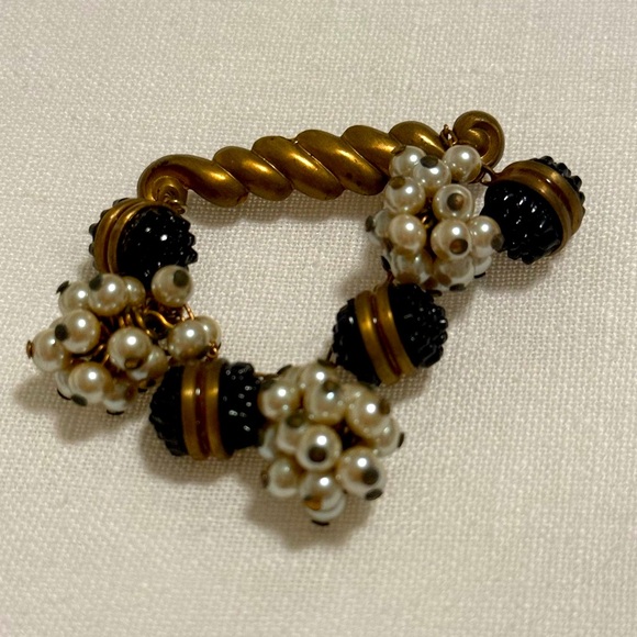 Vintage Pearl & Gold-Tone Jewelry Set Necklace, Bracelet, Earrings & Brooch NWT - Picture 7 of 8